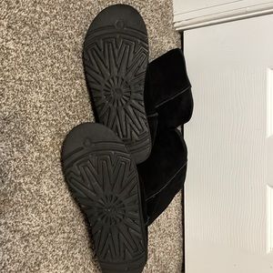 Black Ugg boots